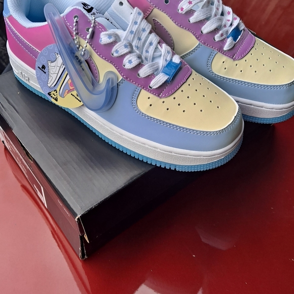Women AF1 "UV" Size 8 - Picture 2 of 4
